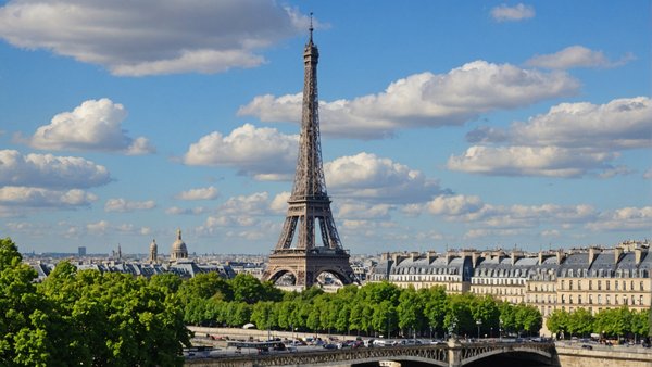Opportunités d'emploi à Paris : guide complet pour les chercheurs de postes